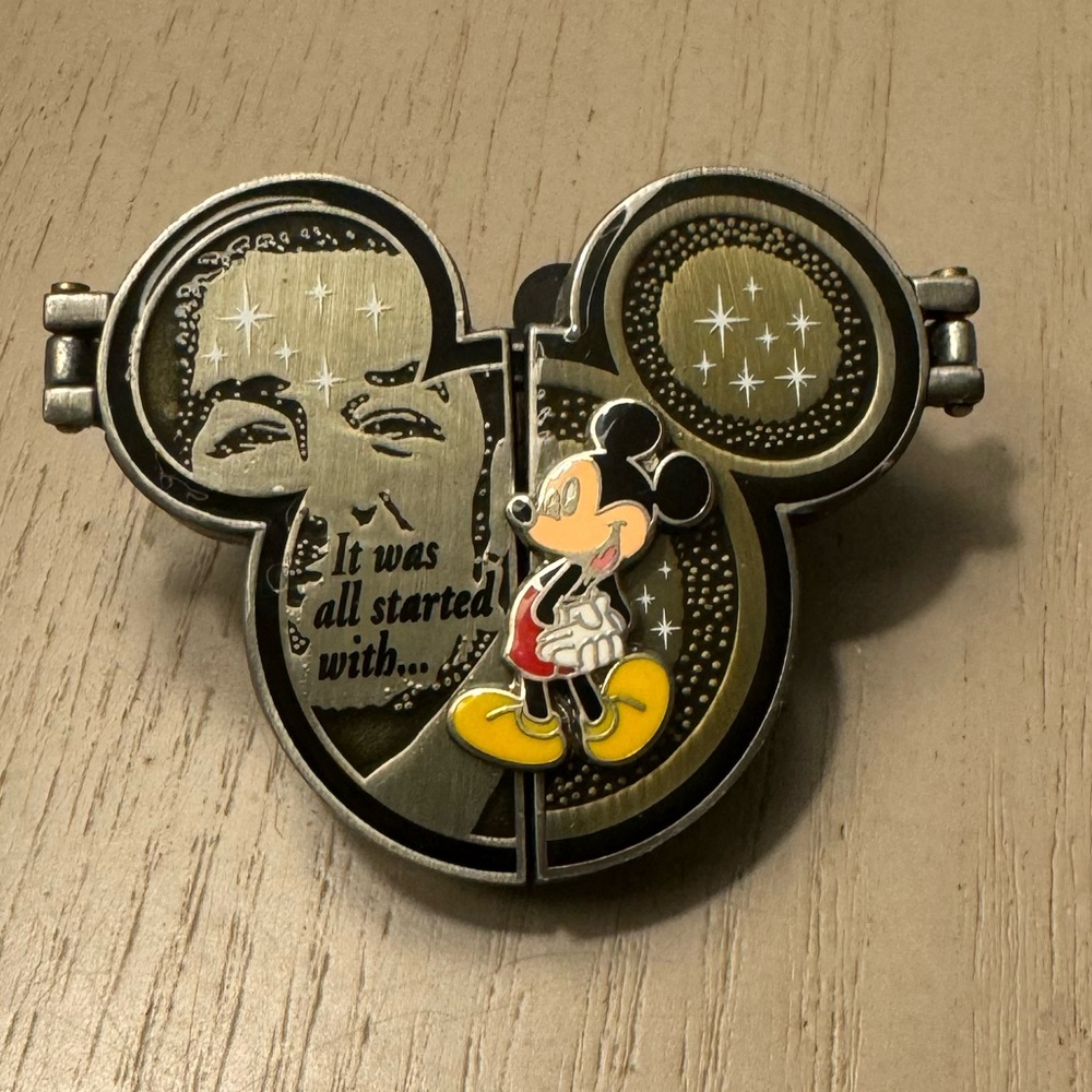 Walt Disney 2006 Mickey ears pin